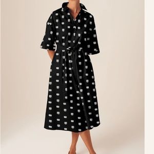 Beautiful NWT Tucker shirt dress - perfect for summer!